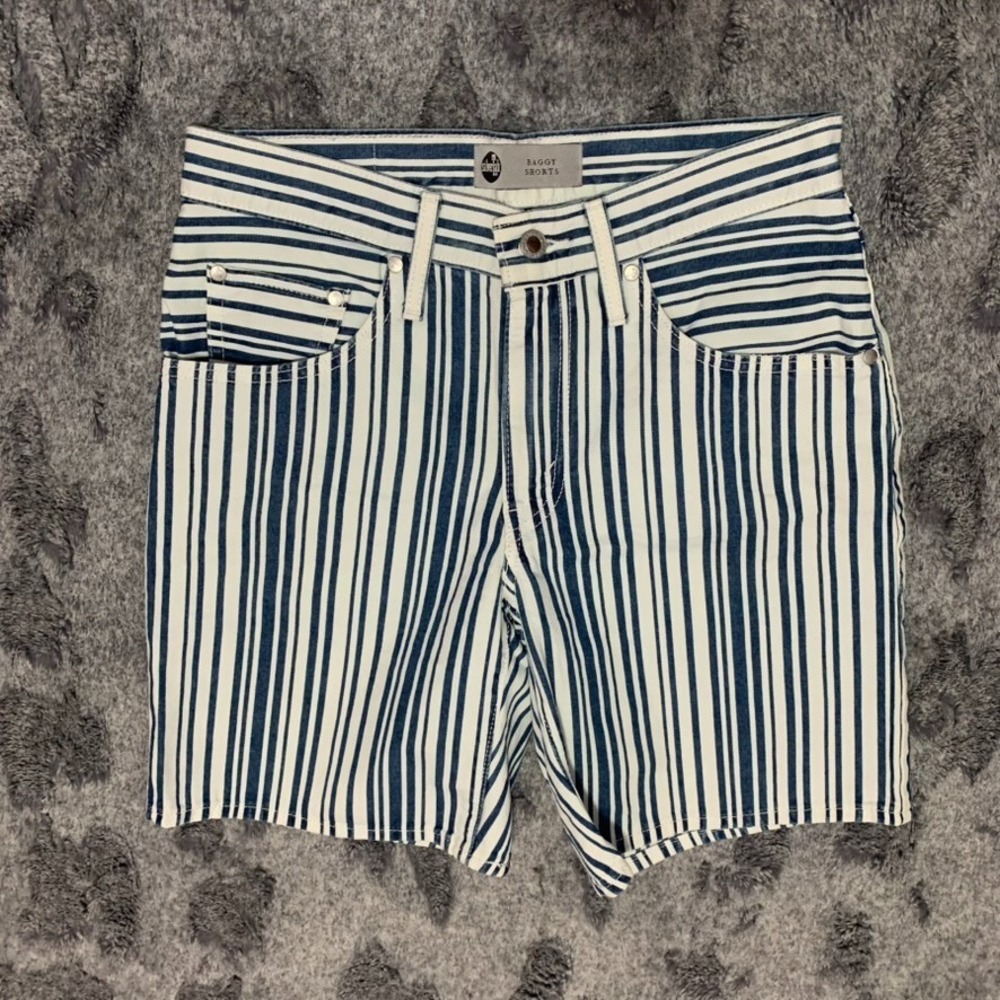 Levi's SilverTab Baggy Shorts Womens 27 Blue White Striped  90s Style‎